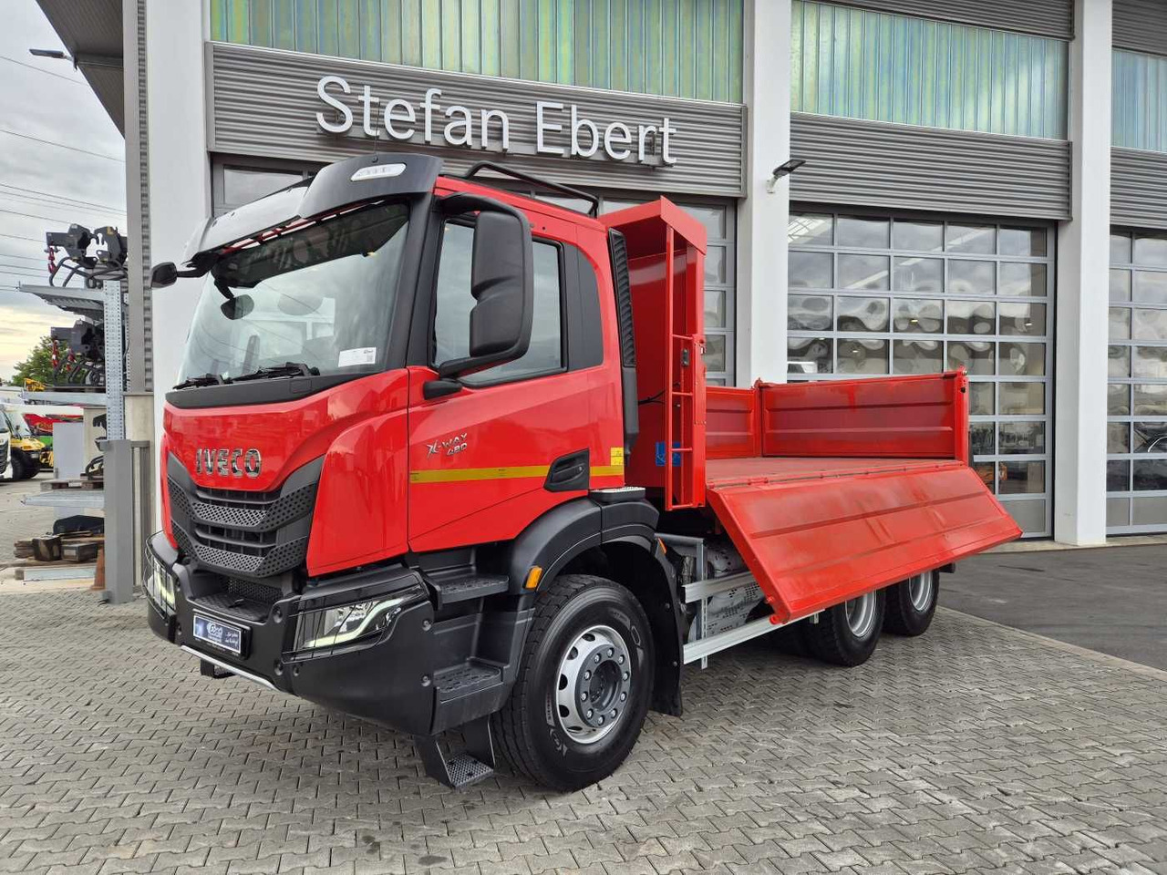 Iveco X-Way AD300X48Z HR OFF 6x4 Bordmatik Intarder - Camião basculante: foto 2 Iveco X-Way AD300X48Z HR OFF 6x4 Bordmatik Intarder - Camião basculante: foto 2