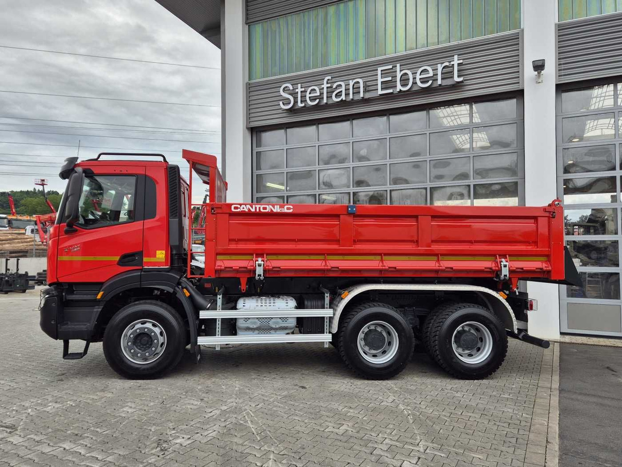 Iveco X-Way AD300X48Z HR OFF 6x4 Bordmatik Intarder - Camião basculante: foto 4 Iveco X-Way AD300X48Z HR OFF 6x4 Bordmatik Intarder - Camião basculante: foto 4