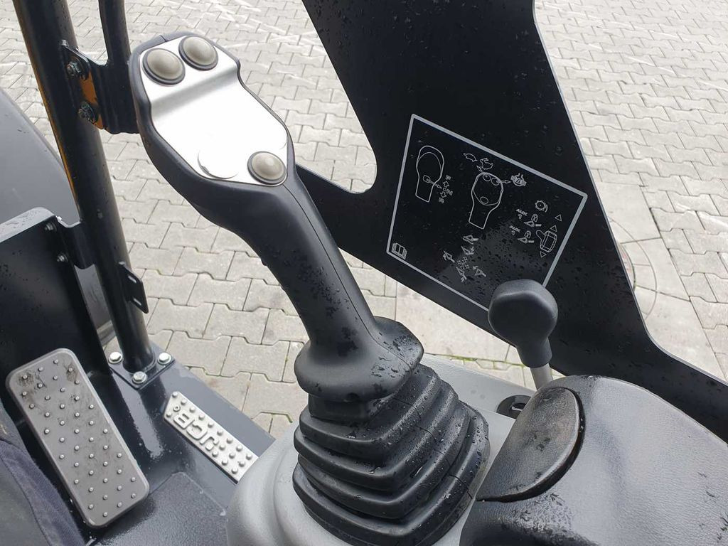 Locação financeira de JCB 403 / Schaufel + Gabel / nur 248h!  JCB 403 / Schaufel + Gabel / nur 248h!: foto 12