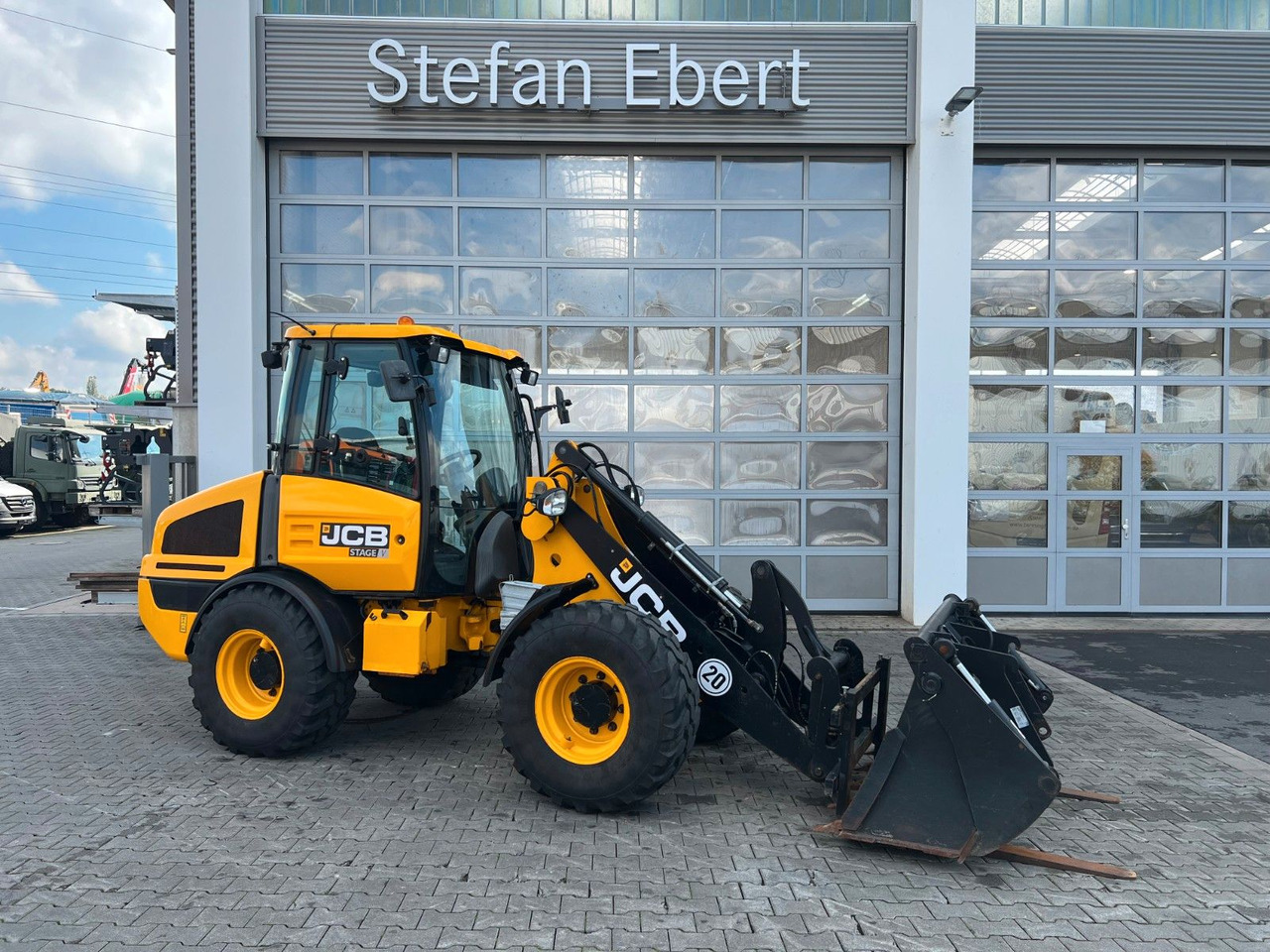 JCB 407 SV / nur 268h! / Klappschaufel & Gabel - Pá carregadora de rodas: foto 1 JCB 407 SV / nur 268h! / Klappschaufel & Gabel - Pá carregadora de rodas: foto 1