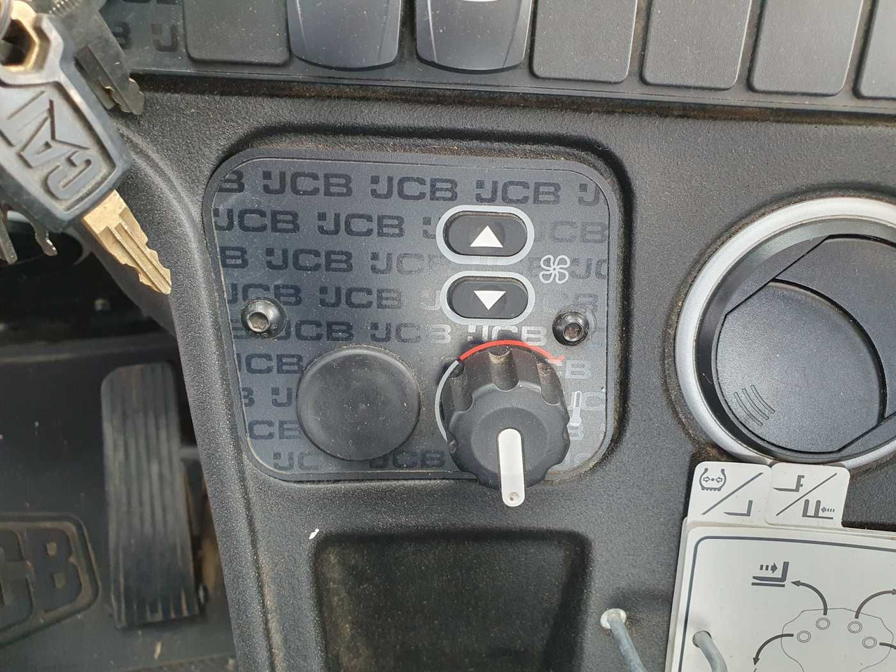 Empilhador telescópico JCB 541-70 / nur 438h / 2022 / 4.100kg / 7m / 109PS: foto 13