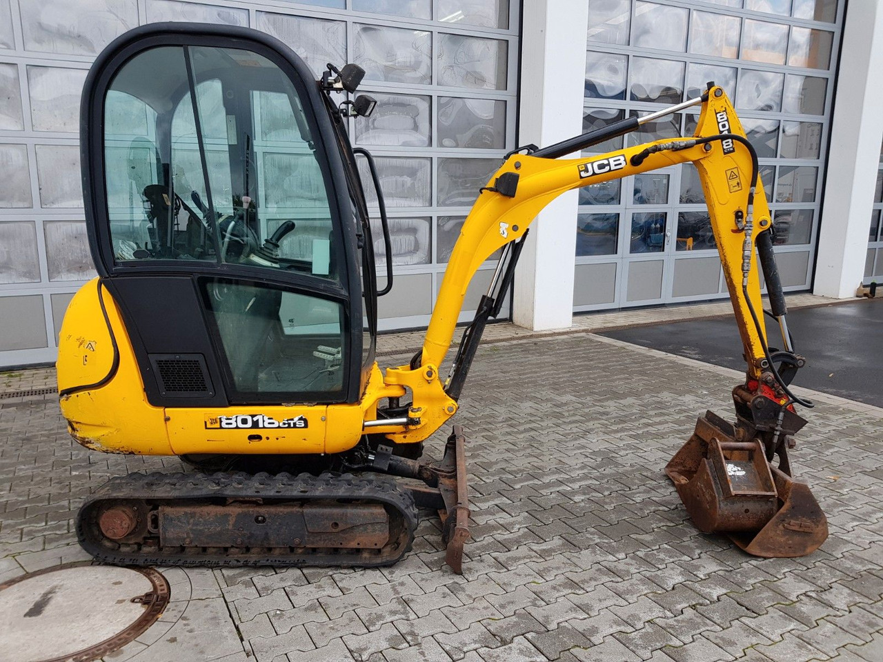 JCB 8018 / 3.420h / hydrl. Grabenräumer / Tieflöffel - Mini escavadeira: foto 2 JCB 8018 / 3.420h / hydrl. Grabenräumer / Tieflöffel - Mini escavadeira: foto 2