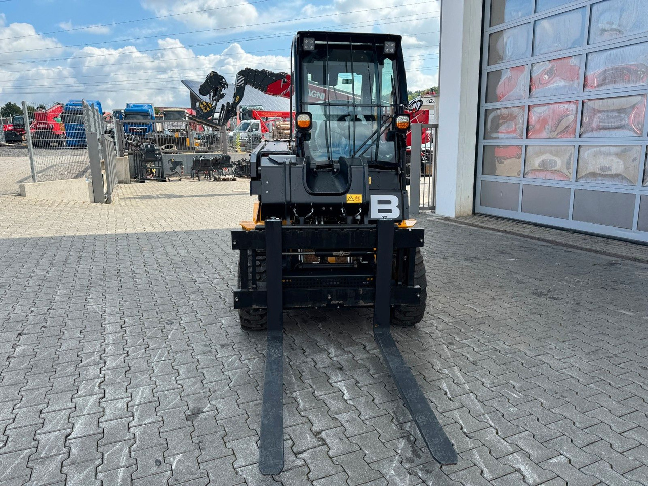 JCB TLT 35-26D 4WD Teletruck / NEU 2025 / SS - Empilhador telescópico: foto 3 JCB TLT 35-26D 4WD Teletruck / NEU 2025 / SS - Empilhador telescópico: foto 3
