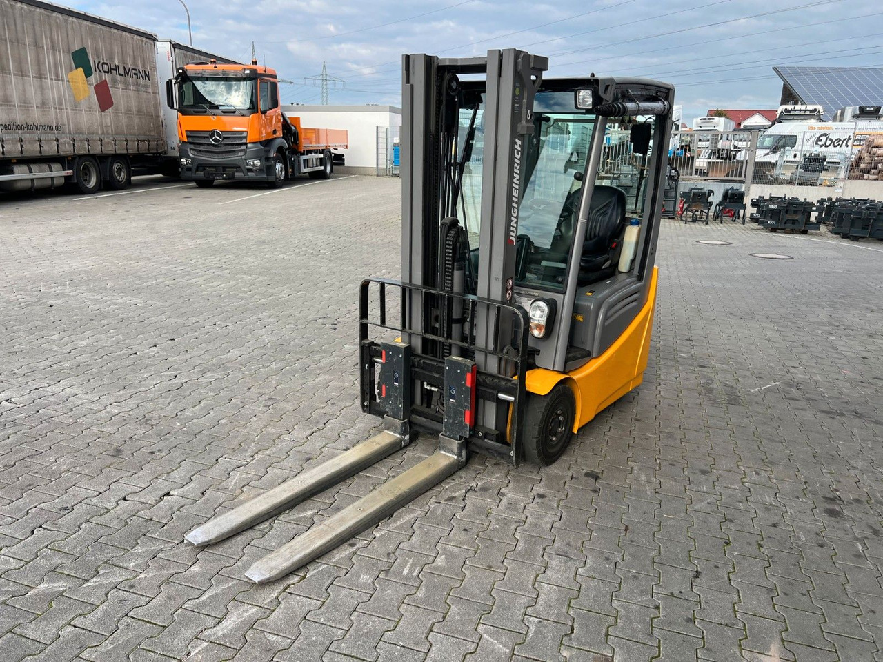 Empilhador elétrico Jungheinrich EFG 215 / Triplex: 4.25m! / SS / 1.573h / 2024: foto 8