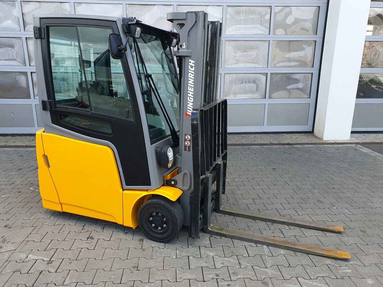 Jungheinrich EFG 215 / Triplex: 4.25m! / SS / 2.472h! / 2020 - Empilhador elétrico: foto 2 Jungheinrich EFG 215 / Triplex: 4.25m! / SS / 2.472h! / 2020 - Empilhador elétrico: foto 2