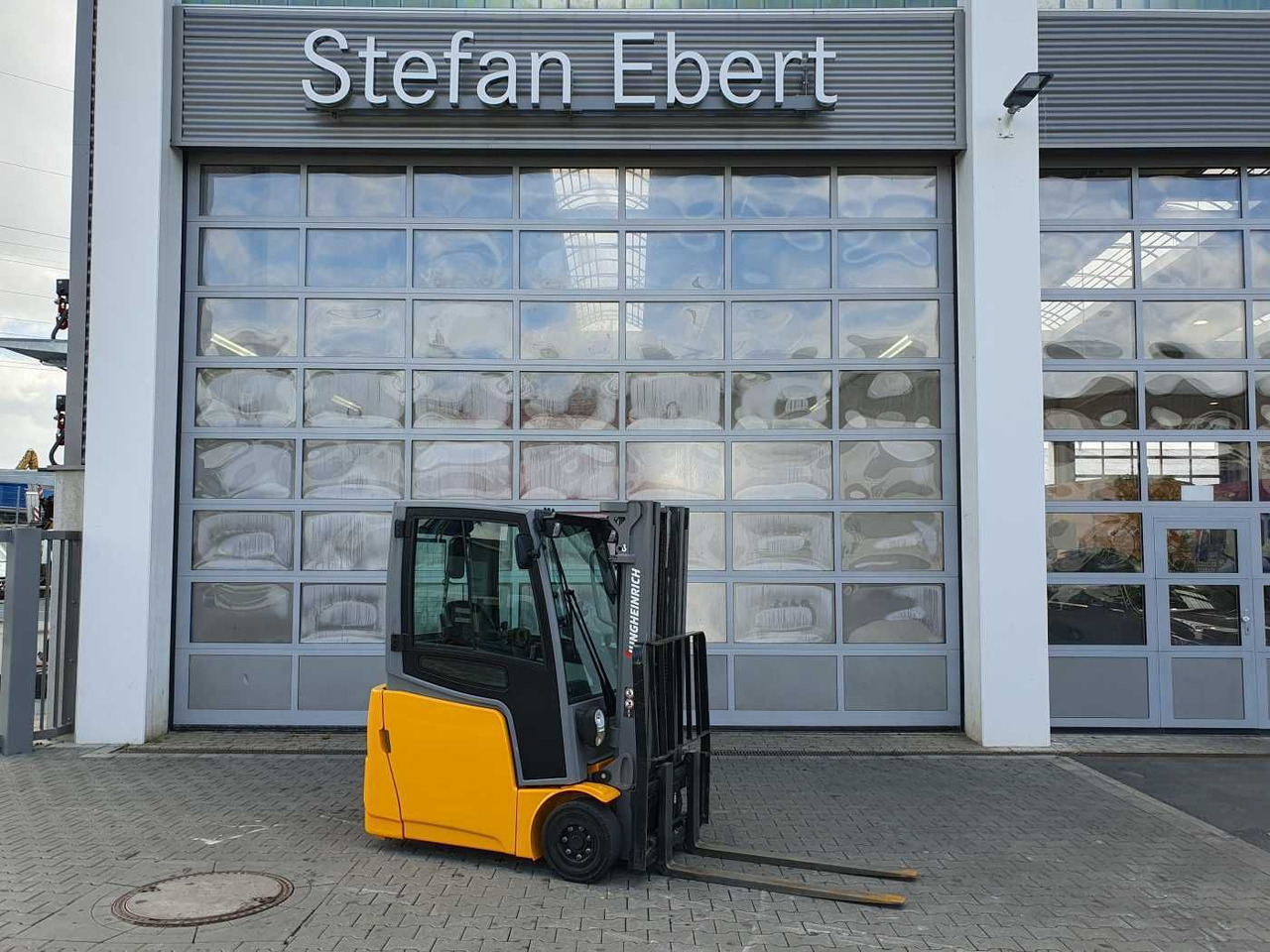 Jungheinrich EFG 215 / Triplex: 4.25m! / SS / 2.472h! / 2020 - Empilhador elétrico: foto 1 Jungheinrich EFG 215 / Triplex: 4.25m! / SS / 2.472h! / 2020 - Empilhador elétrico: foto 1