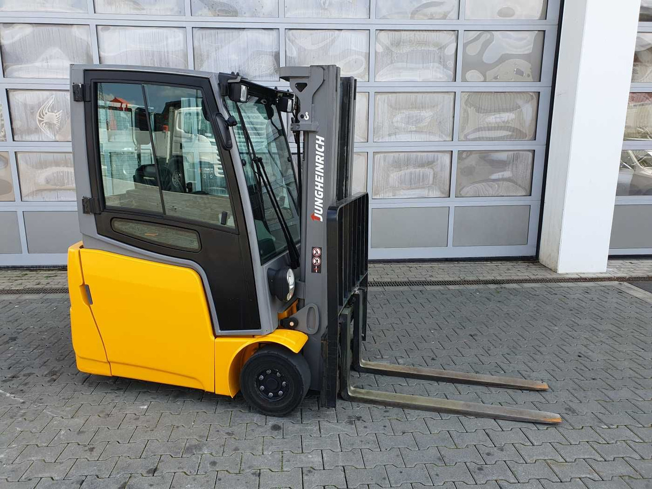 Jungheinrich EFG 215 / Triplex: 4.25m! / SS / 4.166h / 2024 - Empilhador elétrico: foto 2 Jungheinrich EFG 215 / Triplex: 4.25m! / SS / 4.166h / 2024 - Empilhador elétrico: foto 2