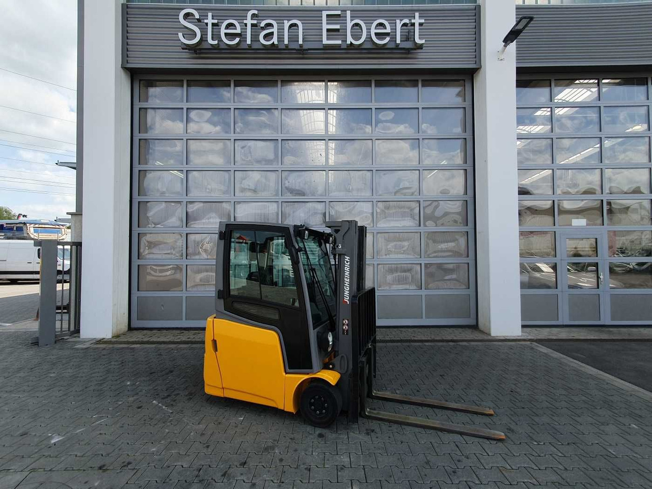 Jungheinrich EFG 215 / Triplex: 4.25m! / SS / 4.166h / 2024 - Empilhador elétrico: foto 1 Jungheinrich EFG 215 / Triplex: 4.25m! / SS / 4.166h / 2024 - Empilhador elétrico: foto 1