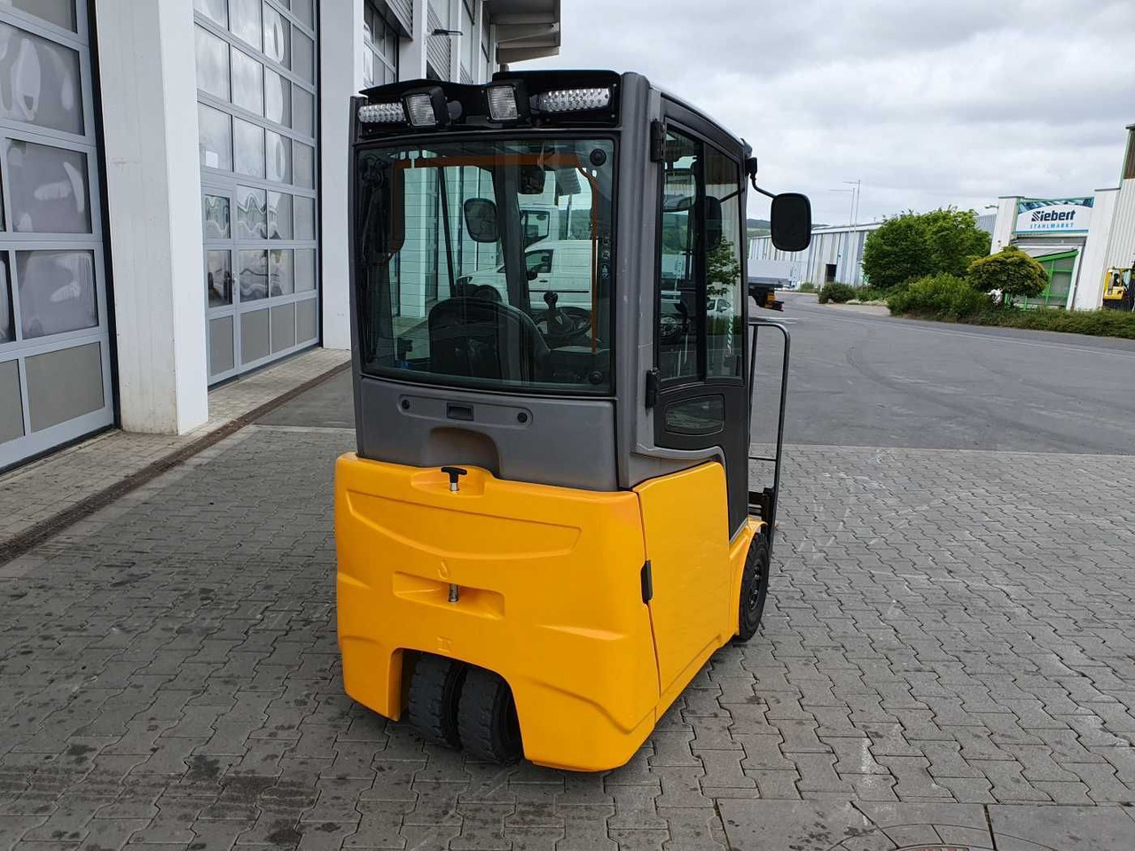 Jungheinrich EFG 215 / Triplex: 4.25m! / SS / 4.297h! - Empilhador elétrico: foto 4 Jungheinrich EFG 215 / Triplex: 4.25m! / SS / 4.297h! - Empilhador elétrico: foto 4