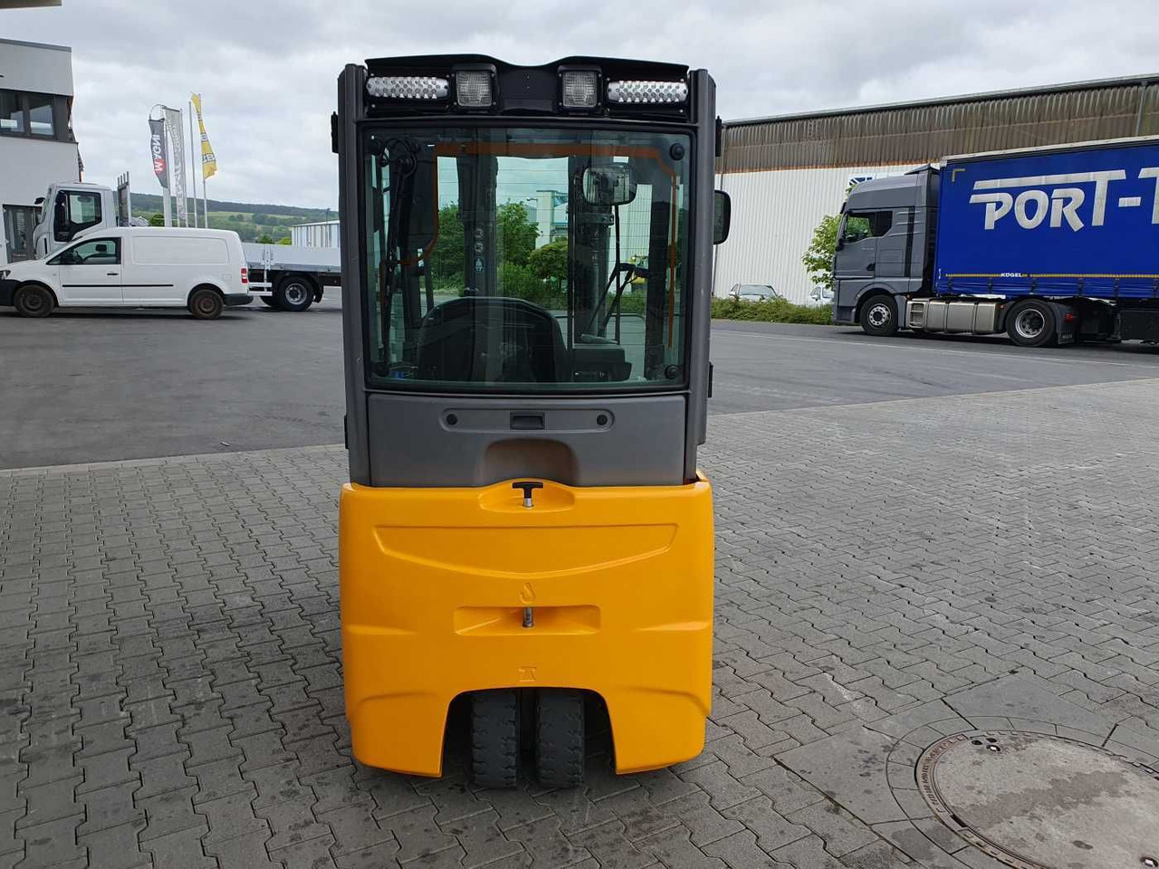 Jungheinrich EFG 215 / Triplex: 4.25m! / SS / 4.297h! - Empilhador elétrico: foto 5 Jungheinrich EFG 215 / Triplex: 4.25m! / SS / 4.297h! - Empilhador elétrico: foto 5