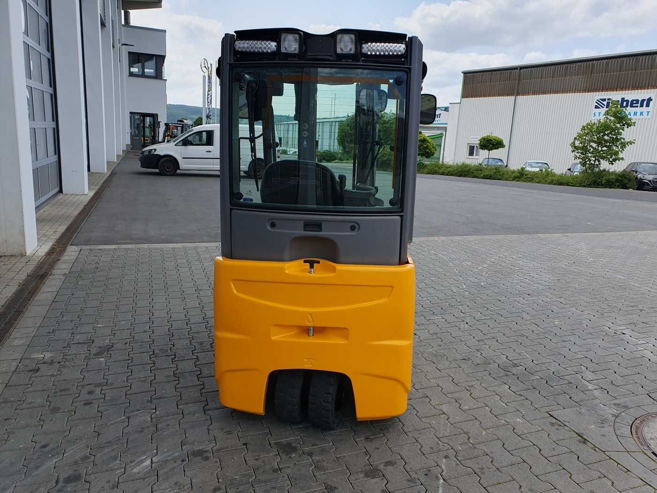 Jungheinrich EFG 215 / Triplex: 4.25m! / SS / nur 1.368h! - Empilhador elétrico: foto 5 Jungheinrich EFG 215 / Triplex: 4.25m! / SS / nur 1.368h! - Empilhador elétrico: foto 5