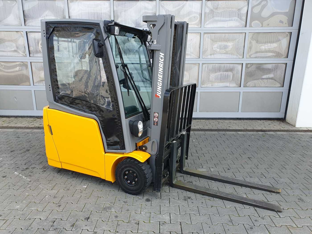 Jungheinrich EFG 215 / Triplex 4.25m / SS / nur 1.680h / 2021 - Empilhador elétrico: foto 2 Jungheinrich EFG 215 / Triplex 4.25m / SS / nur 1.680h / 2021 - Empilhador elétrico: foto 2