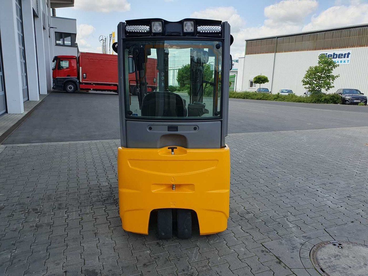 Jungheinrich EFG 215 / Triplex: 4.25m! / SS / nur 2.184h! - Empilhador elétrico: foto 5 Jungheinrich EFG 215 / Triplex: 4.25m! / SS / nur 2.184h! - Empilhador elétrico: foto 5