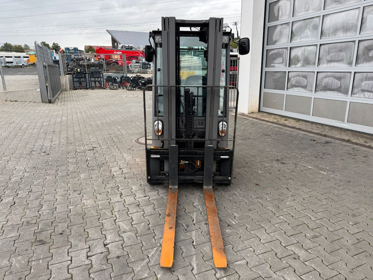 Jungheinrich EFG 215 / Triplex: 4.25m! / SS / nur 2.819h! - Empilhador elétrico: foto 4 Jungheinrich EFG 215 / Triplex: 4.25m! / SS / nur 2.819h! - Empilhador elétrico: foto 4