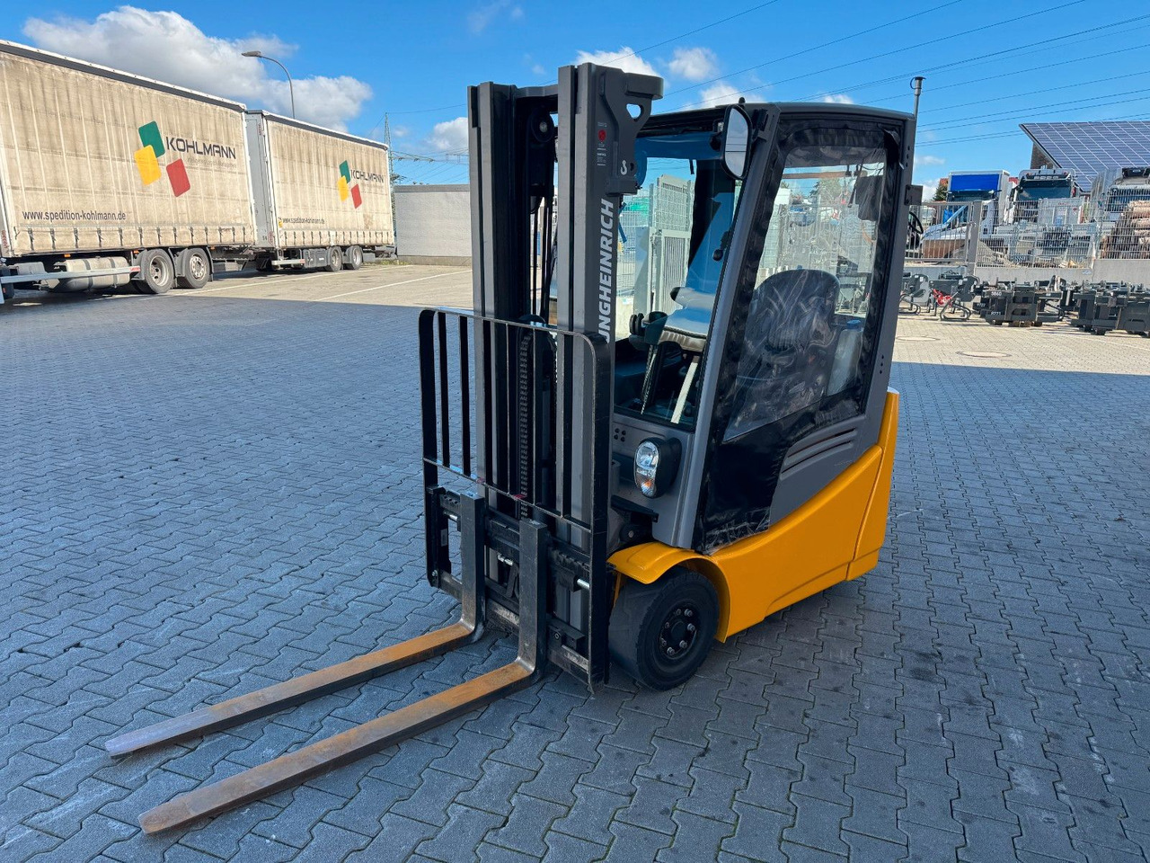 Jungheinrich EFG 215 / Triplex: 4.25m! / SS / nur 2.865h! - Empilhador elétrico: foto 5 Jungheinrich EFG 215 / Triplex: 4.25m! / SS / nur 2.865h! - Empilhador elétrico: foto 5