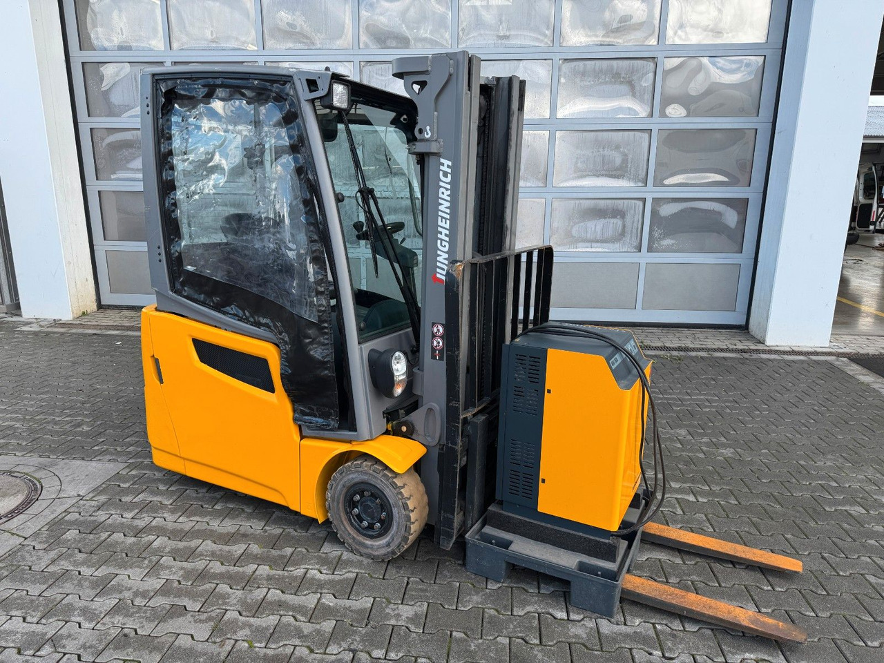 Jungheinrich EFG 215 / Triplex: 4.25m! / SS / nur 3.092h! - Empilhador elétrico: foto 3 Jungheinrich EFG 215 / Triplex: 4.25m! / SS / nur 3.092h! - Empilhador elétrico: foto 3