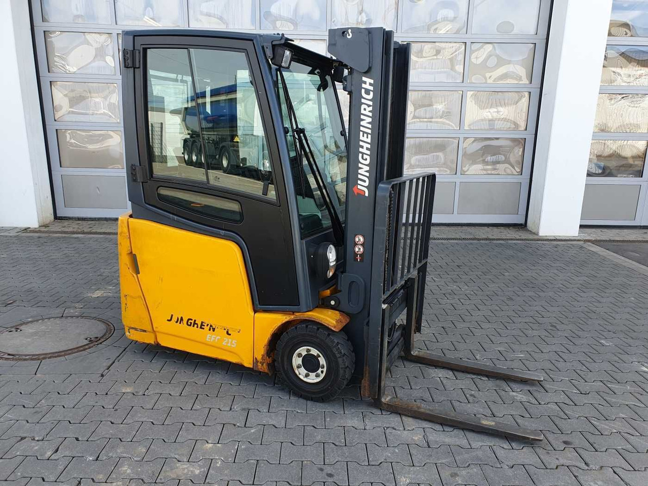 Jungheinrich EFG 215 / Triplex: 4.35m! / SS / nur 2.054h! - Empilhador elétrico: foto 2 Jungheinrich EFG 215 / Triplex: 4.35m! / SS / nur 2.054h! - Empilhador elétrico: foto 2