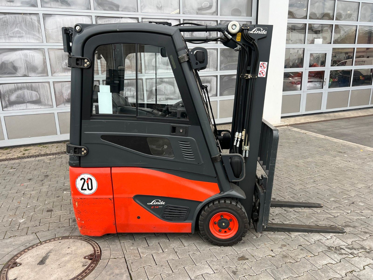 Linde E14 - 01 / Triplex: 4.10m! / SS / nur 2.612h! - Empilhador elétrico: foto 2 Linde E14 - 01 / Triplex: 4.10m! / SS / nur 2.612h! - Empilhador elétrico: foto 2
