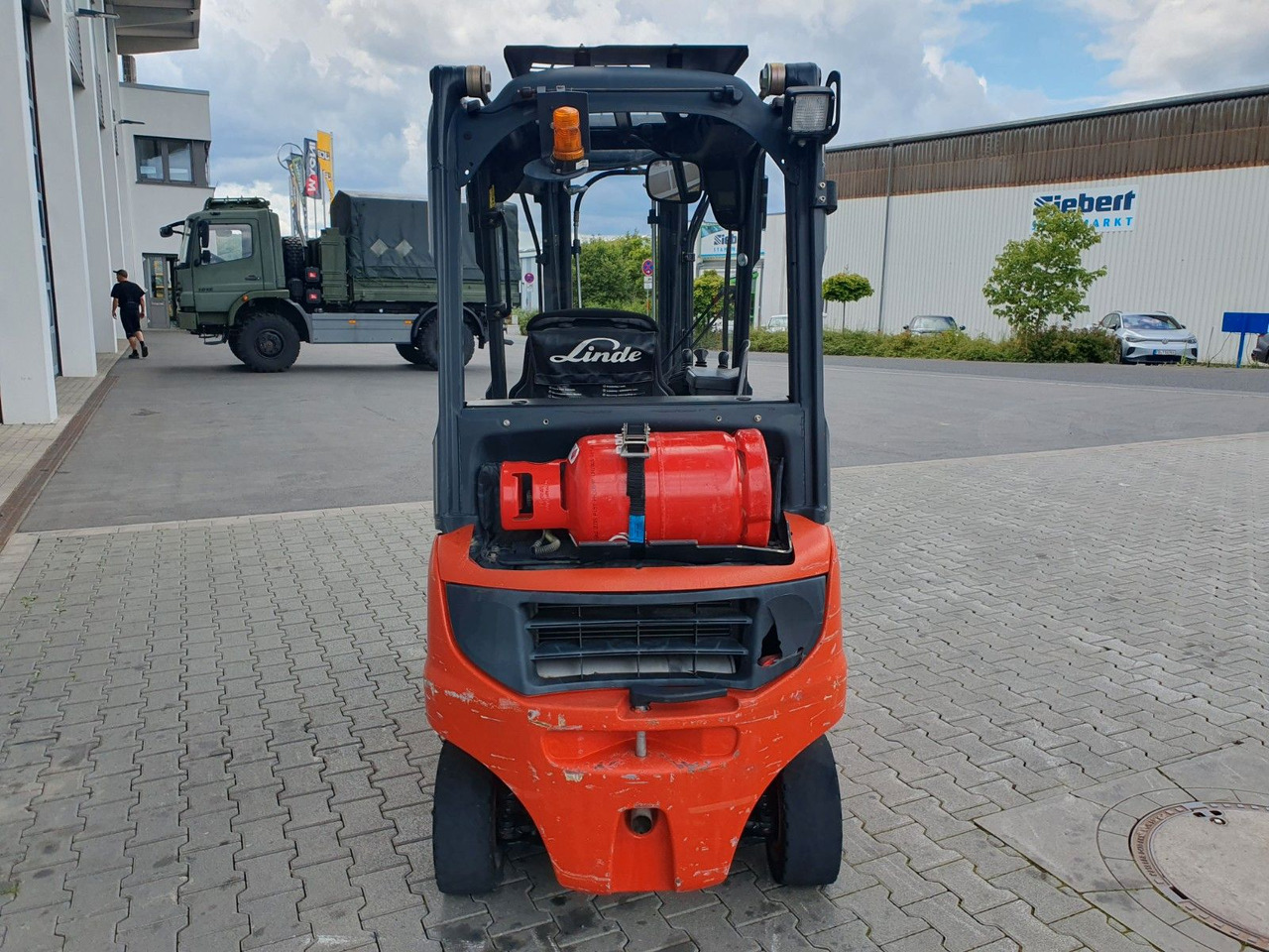 Linde H16 T-01 / 4,6m / nur: 3.260h / Gas / SS - Empilhador: foto 5 Linde H16 T-01 / 4,6m / nur: 3.260h / Gas / SS - Empilhador: foto 5