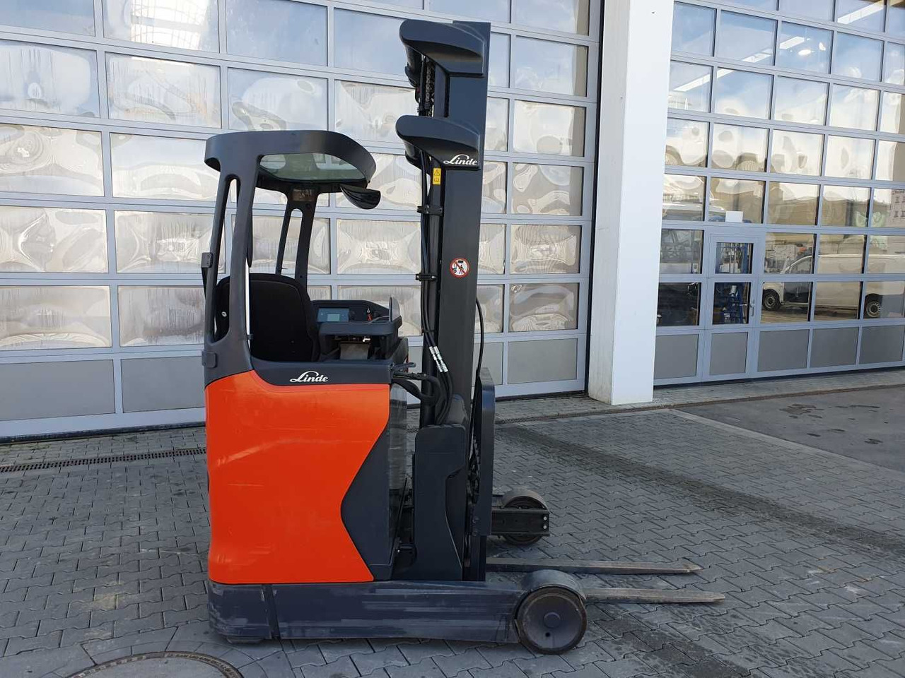 Linde R12B-01 / nur 2.394h! / Hubhöhe: 6m / 2015 - Empilhador retráctil: foto 3 Linde R12B-01 / nur 2.394h! / Hubhöhe: 6m / 2015 - Empilhador retráctil: foto 3