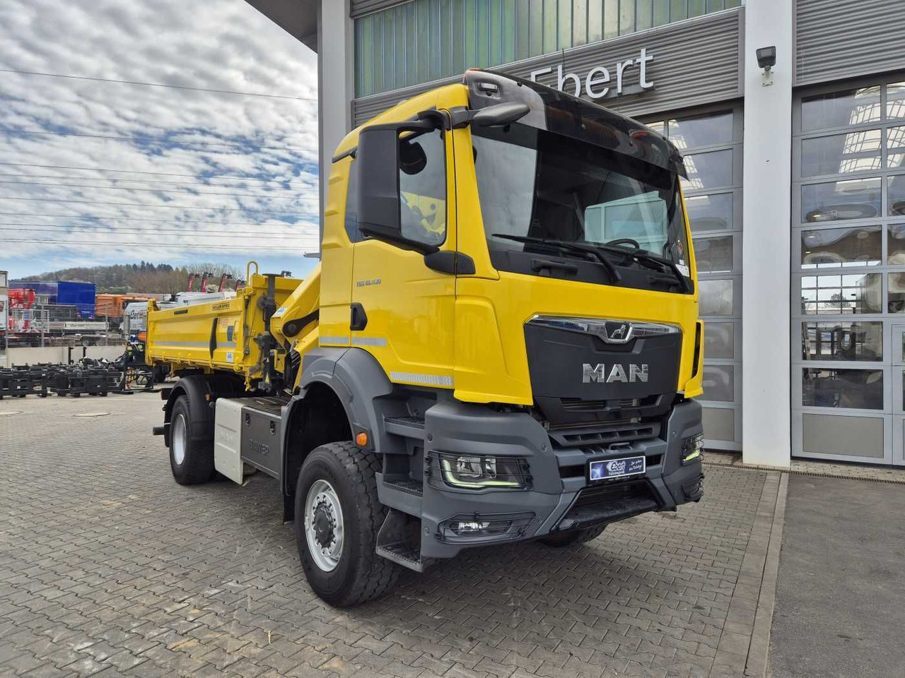 MAN TGS 18.430 4x4 BL Kran HMF 1130K-RCS Funk AHK - Camião basculante: foto 3 MAN TGS 18.430 4x4 BL Kran HMF 1130K-RCS Funk AHK - Camião basculante: foto 3