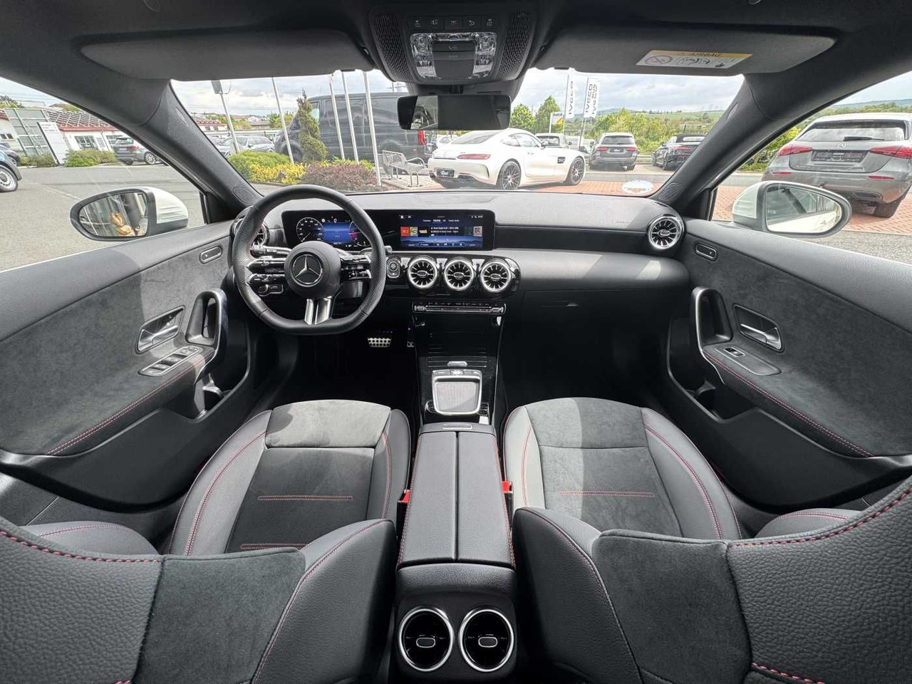 Sedan Mercedes-Benz A 200d AMG+AHK+Ambiente+RFK+MBUX+LED+IHC: foto 12