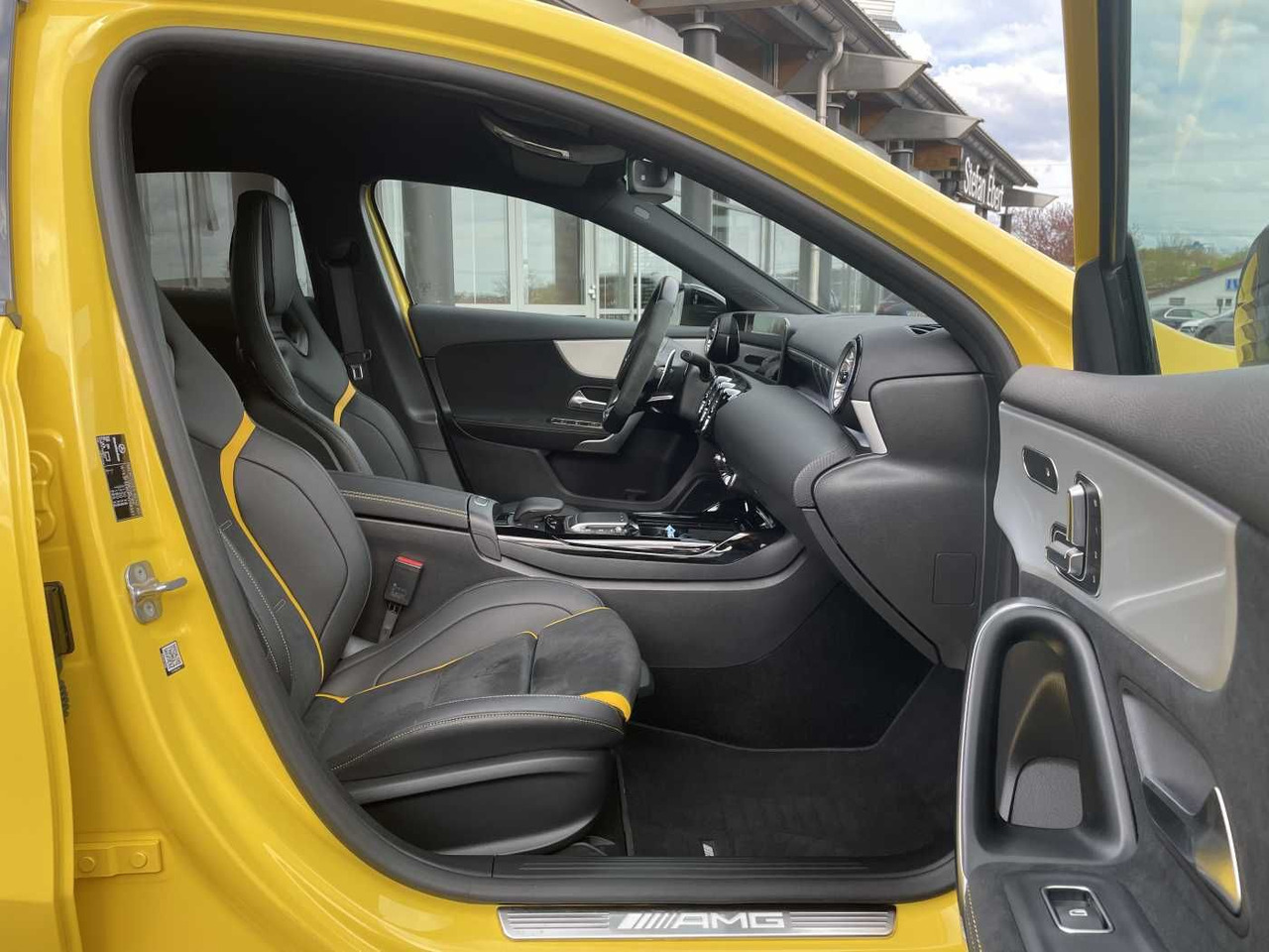 Locação financeira de  Mercedes-Benz A 45 S AMG PerfSitz+Night+PAGA+RIDE +19' Mercedes-Benz A 45 S AMG PerfSitz+Night+PAGA+RIDE +19': foto 8