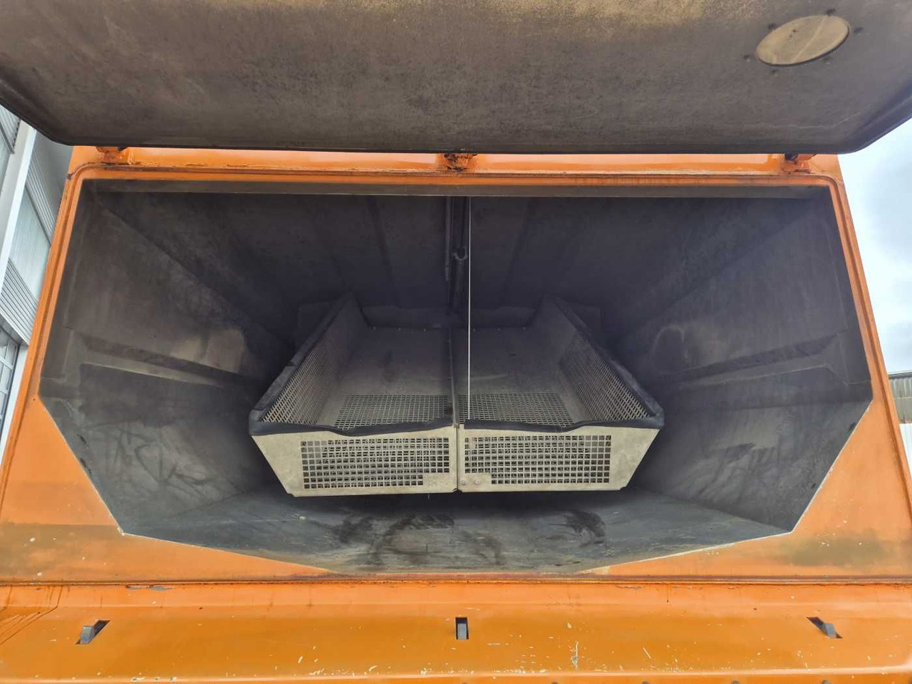 Locação financeira de  Mercedes-Benz Actros 2032 A 4x4 Bucher STKF 9500 Airport 30x Mercedes-Benz Actros 2032 A 4x4 Bucher STKF 9500 Airport 30x: foto 8