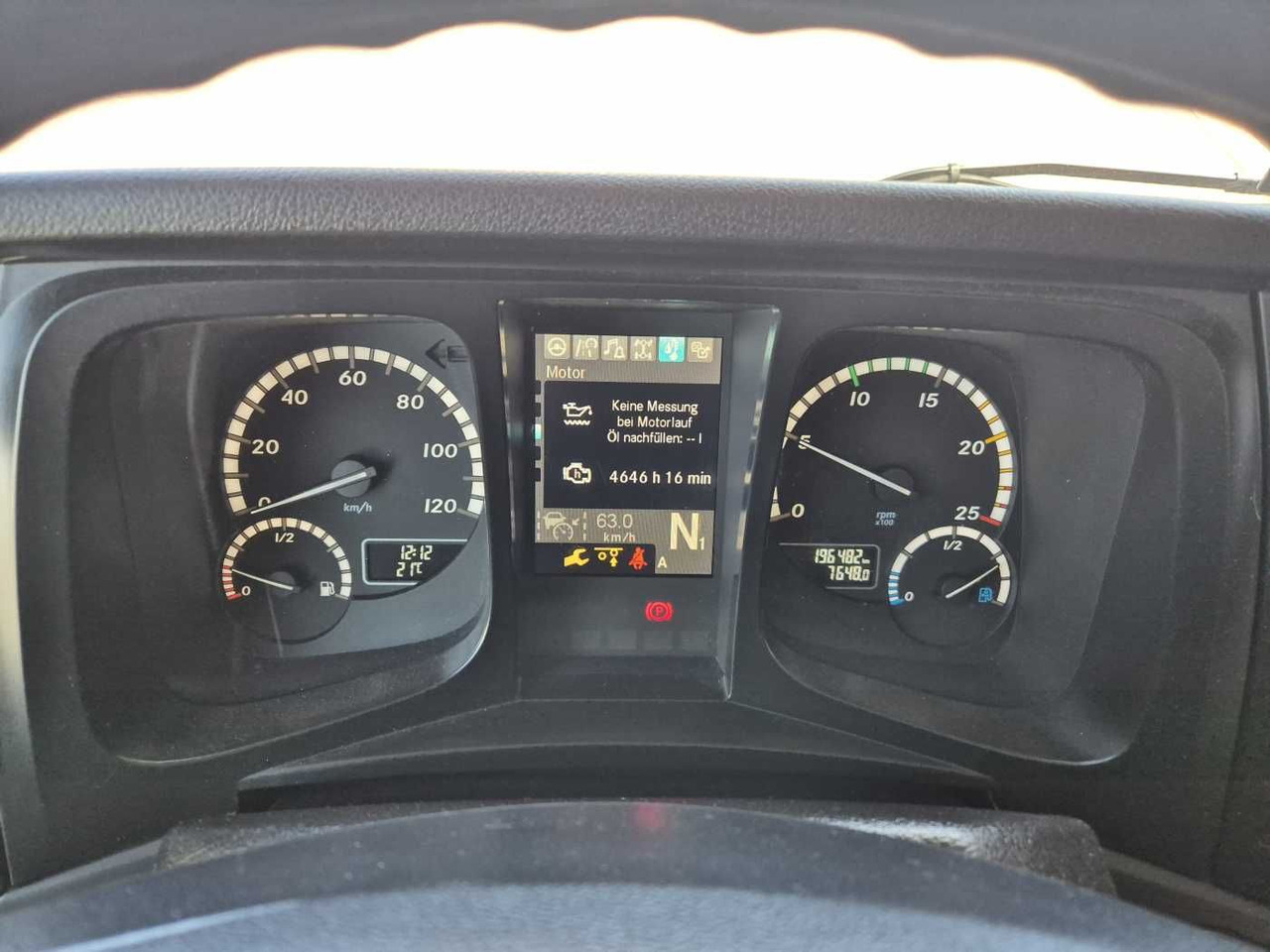 Locação financeira de  Mercedes-Benz Antos 2540 LnR 6x2 LBW Schiebeplanen AHK Mercedes-Benz Antos 2540 LnR 6x2 LBW Schiebeplanen AHK: foto 15