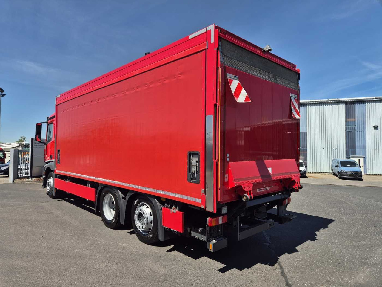 Locação financeira de  Mercedes-Benz Antos 2540 LnR 6x2 LBW Schiebeplanen AHK Mercedes-Benz Antos 2540 LnR 6x2 LBW Schiebeplanen AHK: foto 6