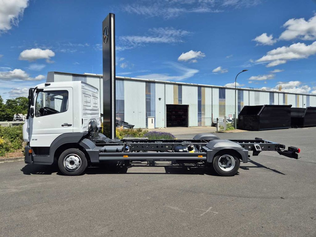 Mercedes-Benz Atego 818 L Fahrgestell, 6 Stück vorhanden - Camião chassi: foto 3 Mercedes-Benz Atego 818 L Fahrgestell, 6 Stück vorhanden - Camião chassi: foto 3