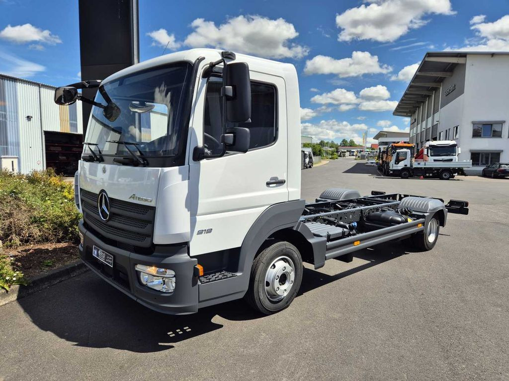 Mercedes-Benz Atego 818 L Fahrgestell, 6 Stück vorhanden - Camião chassi: foto 2 Mercedes-Benz Atego 818 L Fahrgestell, 6 Stück vorhanden - Camião chassi: foto 2