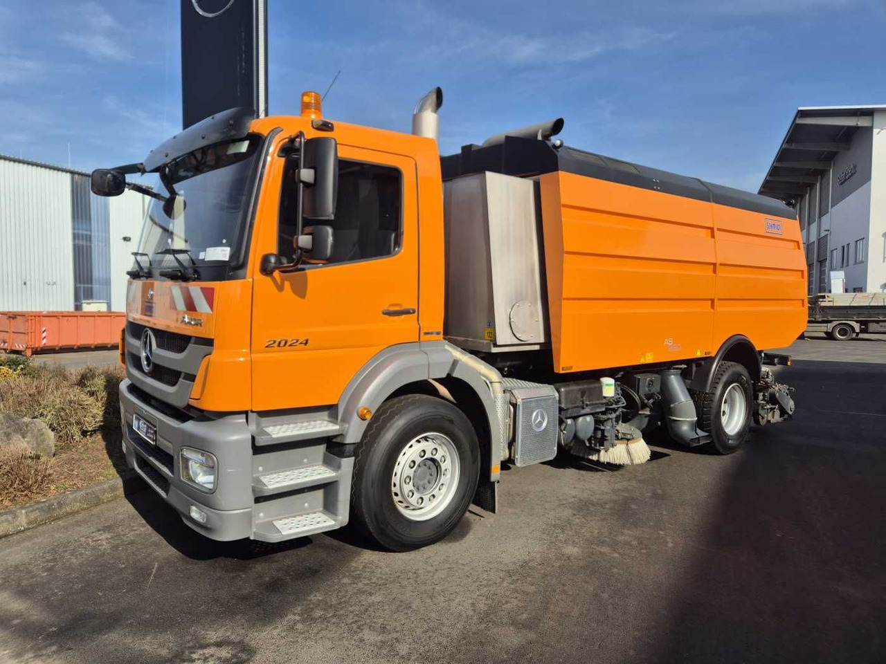 Mercedes-Benz Axor 2024 L Schmidt Airportsweeper AS 990 - Varredora urbana: foto 3 Mercedes-Benz Axor 2024 L Schmidt Airportsweeper AS 990 - Varredora urbana: foto 3