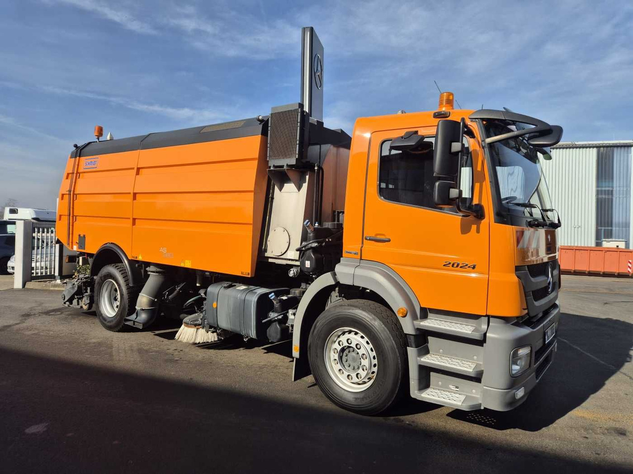 Mercedes-Benz Axor 2024 L Schmidt Airportsweeper AS 990 - Varredora urbana: foto 2 Mercedes-Benz Axor 2024 L Schmidt Airportsweeper AS 990 - Varredora urbana: foto 2