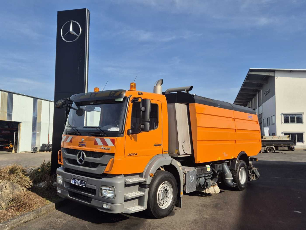 Mercedes-Benz Axor 2024 L Schmidt Airportsweeper AS 990 - Varredora urbana: foto 1 Mercedes-Benz Axor 2024 L Schmidt Airportsweeper AS 990 - Varredora urbana: foto 1