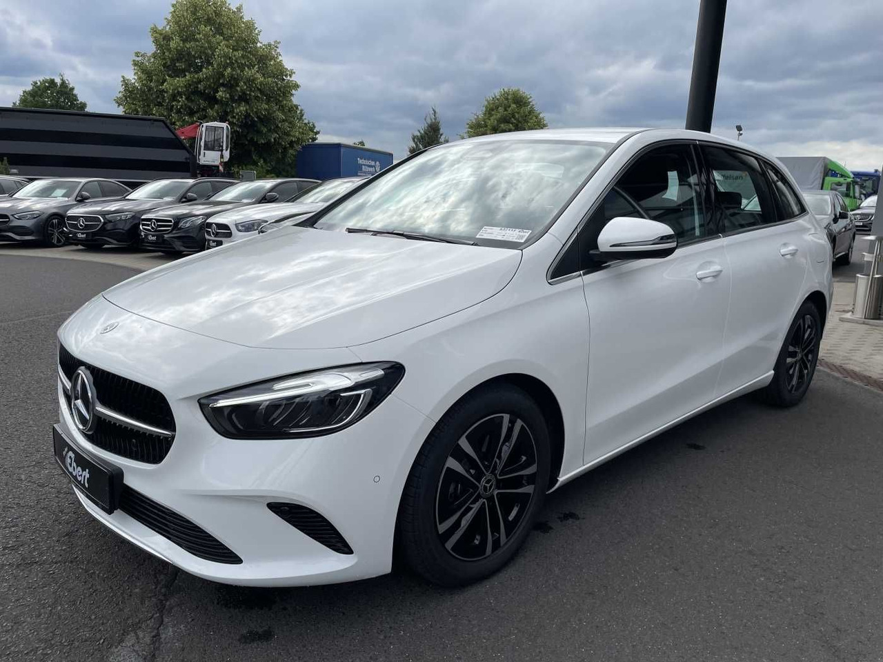 Mercedes-Benz B 180 7G Progressive R-Kamera+LED+ Winterpaket+C - Automóvel: foto 2 Mercedes-Benz B 180 7G Progressive R-Kamera+LED+ Winterpaket+C - Automóvel: foto 2