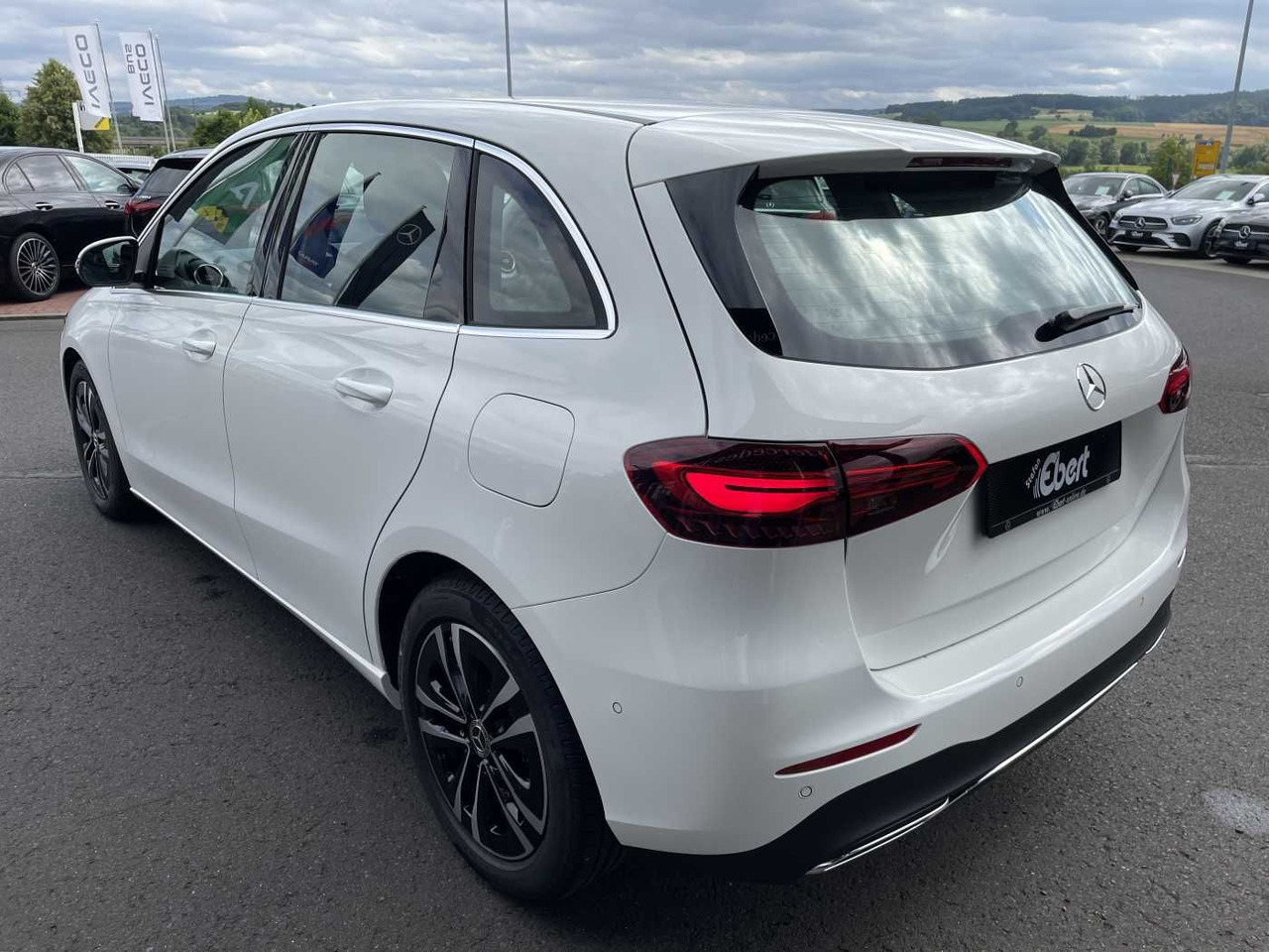 Mercedes-Benz B 180 7G Progressive R-Kamera+LED+ Winterpaket+C - Automóvel: foto 3 Mercedes-Benz B 180 7G Progressive R-Kamera+LED+ Winterpaket+C - Automóvel: foto 3