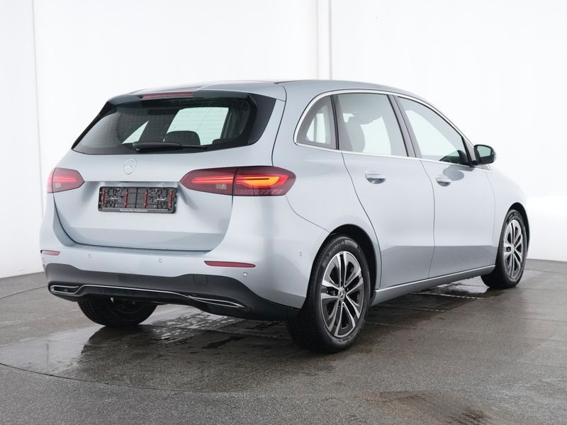 Mercedes-Benz B 180 Progressive+LED+IHC+RFK+TotW+EasyP - Sedan: foto 2 Mercedes-Benz B 180 Progressive+LED+IHC+RFK+TotW+EasyP - Sedan: foto 2