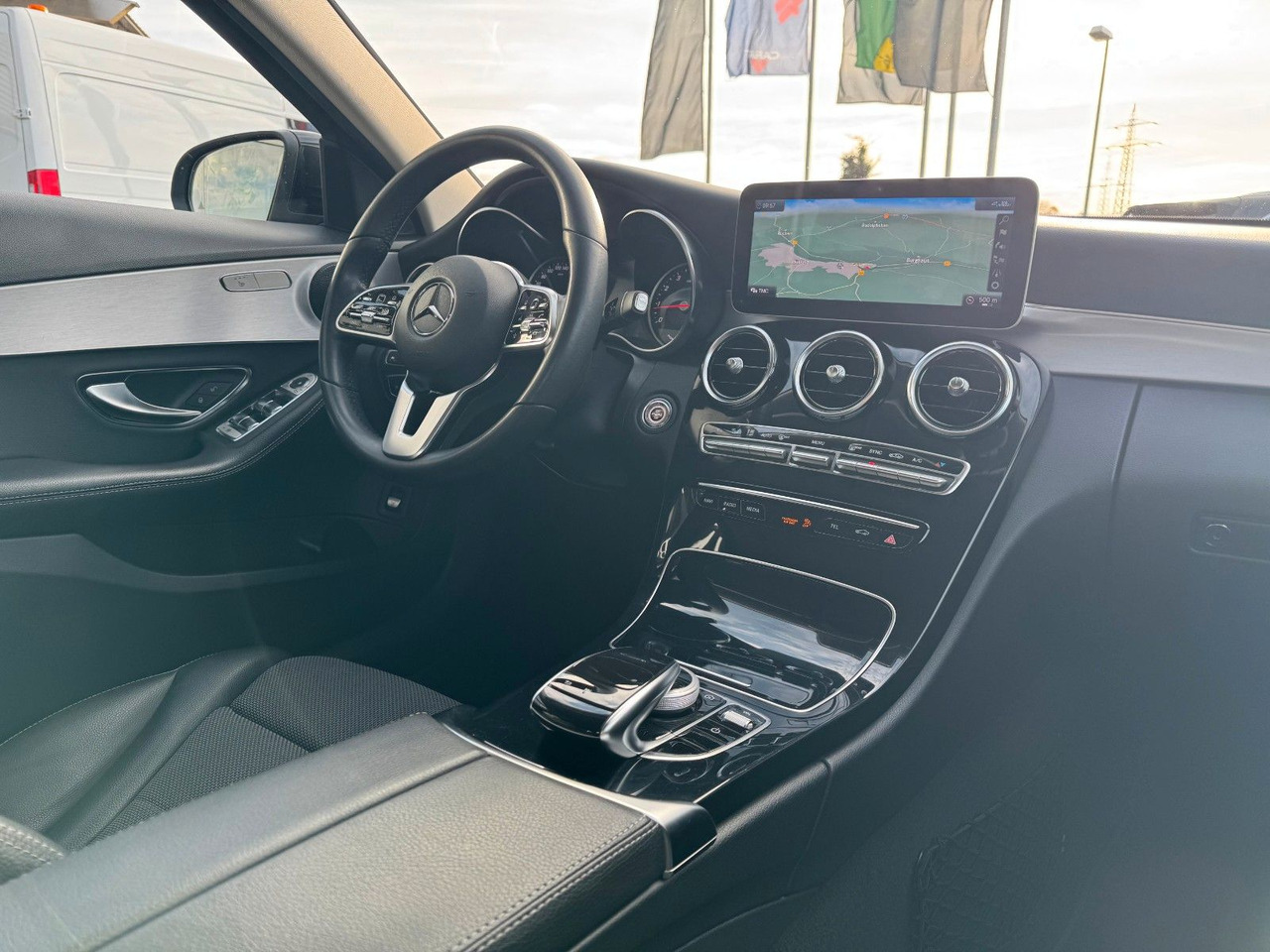 Locação financeira de  Mercedes-Benz C 200 C Limousine+Avantgarde+AHK+RFK+TotW Mercedes-Benz C 200 C Limousine+Avantgarde+AHK+RFK+TotW: foto 18