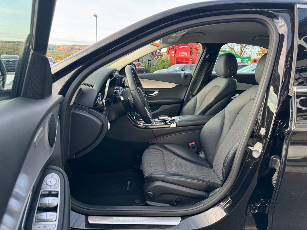 Locação financeira de  Mercedes-Benz C 200 C Limousine+Avantgarde+AHK+RFK+TotW Mercedes-Benz C 200 C Limousine+Avantgarde+AHK+RFK+TotW: foto 12