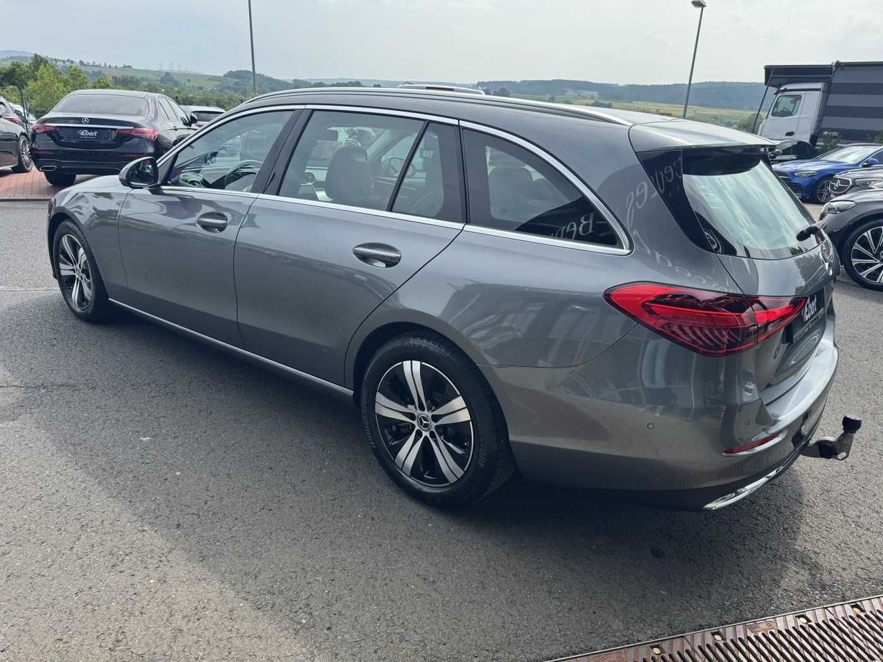 Mercedes-Benz C 220 d T 4M Pano+AHK+Distr+STDH+360+HUD - Automóvel: foto 3 Mercedes-Benz C 220 d T 4M Pano+AHK+Distr+STDH+360+HUD - Automóvel: foto 3