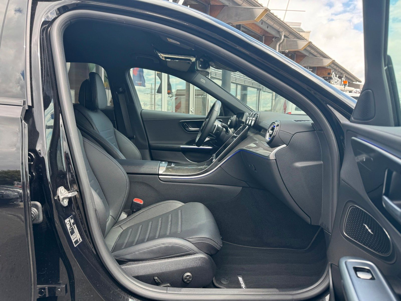 Sedan Mercedes-Benz C 300 AMG+DistrPlus+360+SportfahrW+Night+19Zoll: foto 6