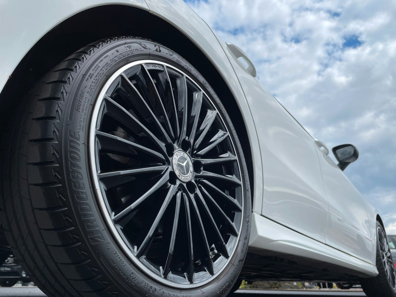 Mercedes-Benz CLA 200 AMG Pano+R-Kamera+19" - Automóvel: foto 5 Mercedes-Benz CLA 200 AMG Pano+R-Kamera+19" - Automóvel: foto 5