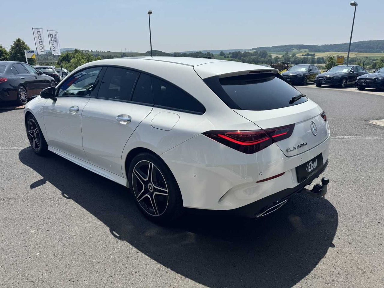 Mercedes-Benz CLA 220d Shooting Brake AMG+Pano+Distr+AHK+uvm. - Automóvel: foto 3 Mercedes-Benz CLA 220d Shooting Brake AMG+Pano+Distr+AHK+uvm. - Automóvel: foto 3