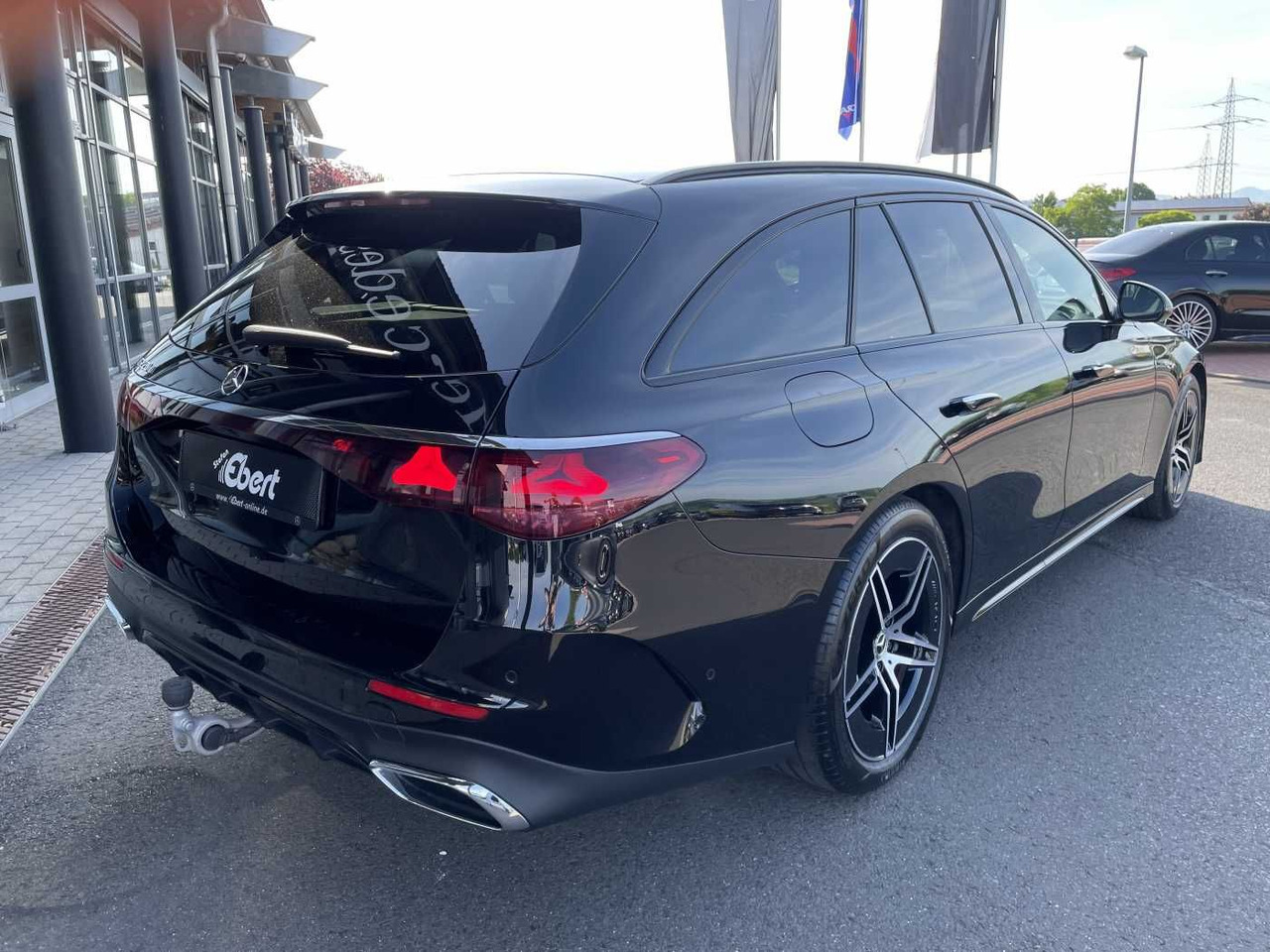 Mercedes-Benz E 220 d T AMG-Line AHK+Distr+R-Kamera +Ambiente+ - Automóvel: foto 4 Mercedes-Benz E 220 d T AMG-Line AHK+Distr+R-Kamera +Ambiente+ - Automóvel: foto 4