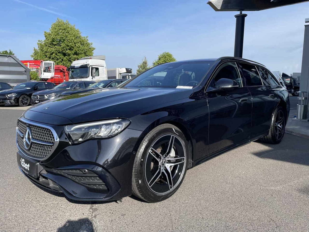 Mercedes-Benz E 220 d T AMG-Line AHK+Distr+R-Kamera +Ambiente+ - Automóvel: foto 2 Mercedes-Benz E 220 d T AMG-Line AHK+Distr+R-Kamera +Ambiente+ - Automóvel: foto 2