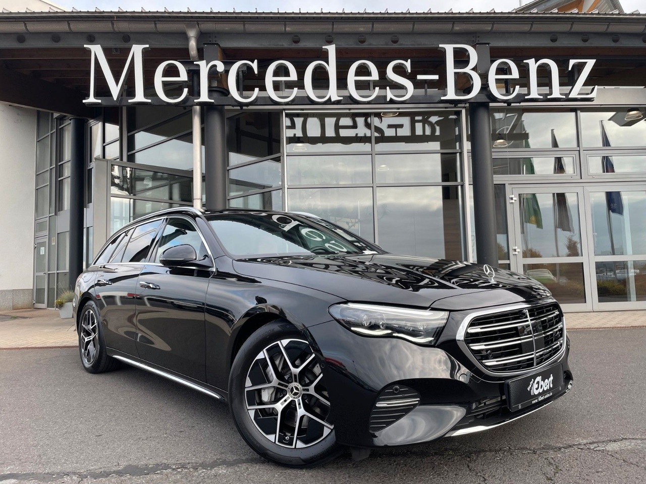 Mercedes-Benz E 220 d T Exclusive Nappa+AHK+360°+Burm+Sitzklim - Carrinha: foto 1 Mercedes-Benz E 220 d T Exclusive Nappa+AHK+360°+Burm+Sitzklim - Carrinha: foto 1