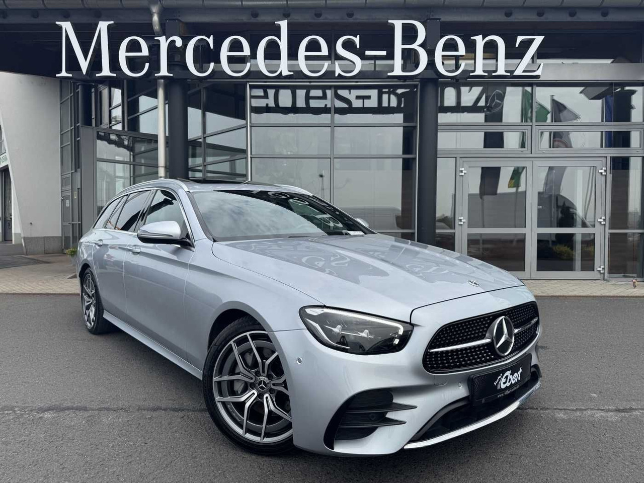 Mercedes-Benz E 220d T AMG+AHK+ESD+RKamera+TotW+ Ambiente - Automóvel: foto 1 Mercedes-Benz E 220d T AMG+AHK+ESD+RKamera+TotW+ Ambiente - Automóvel: foto 1