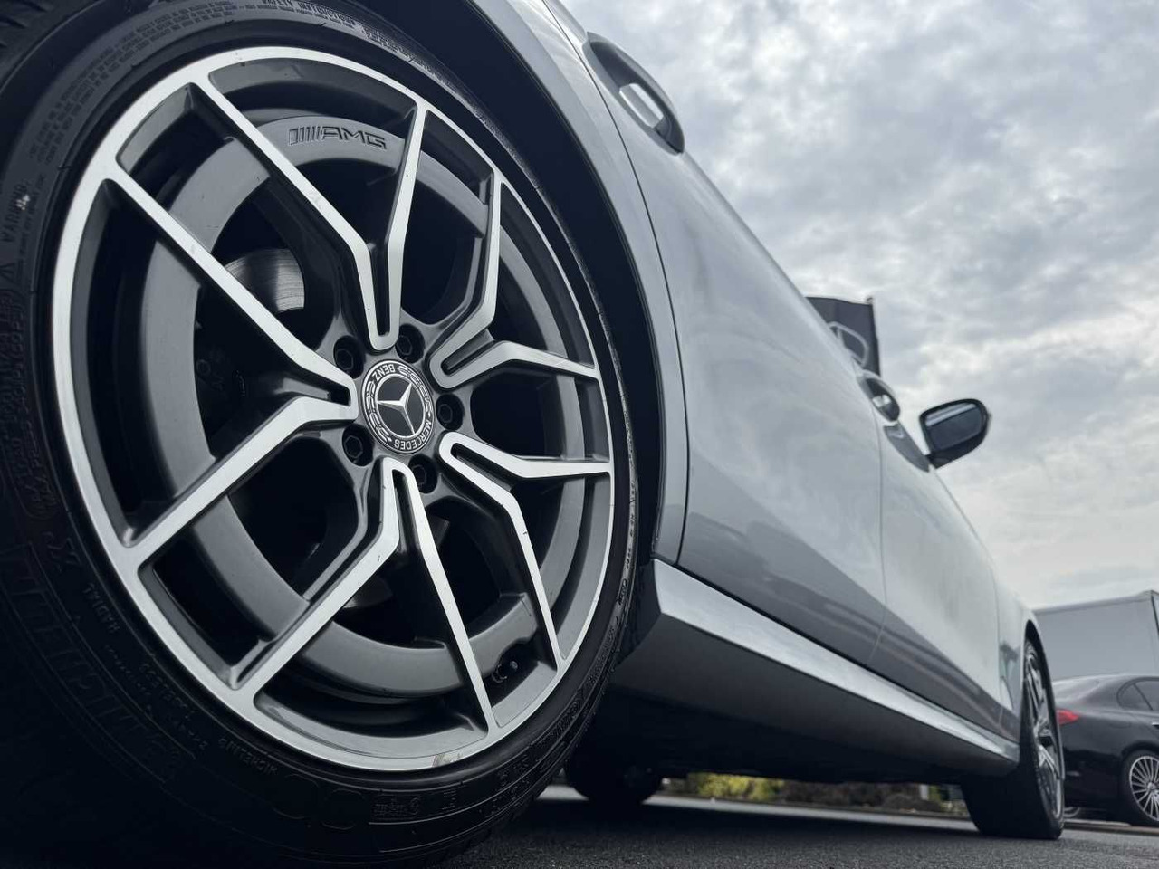 Mercedes-Benz E 220d T AMG+AHK+ESD+RKamera+TotW+ Ambiente - Automóvel: foto 5 Mercedes-Benz E 220d T AMG+AHK+ESD+RKamera+TotW+ Ambiente - Automóvel: foto 5