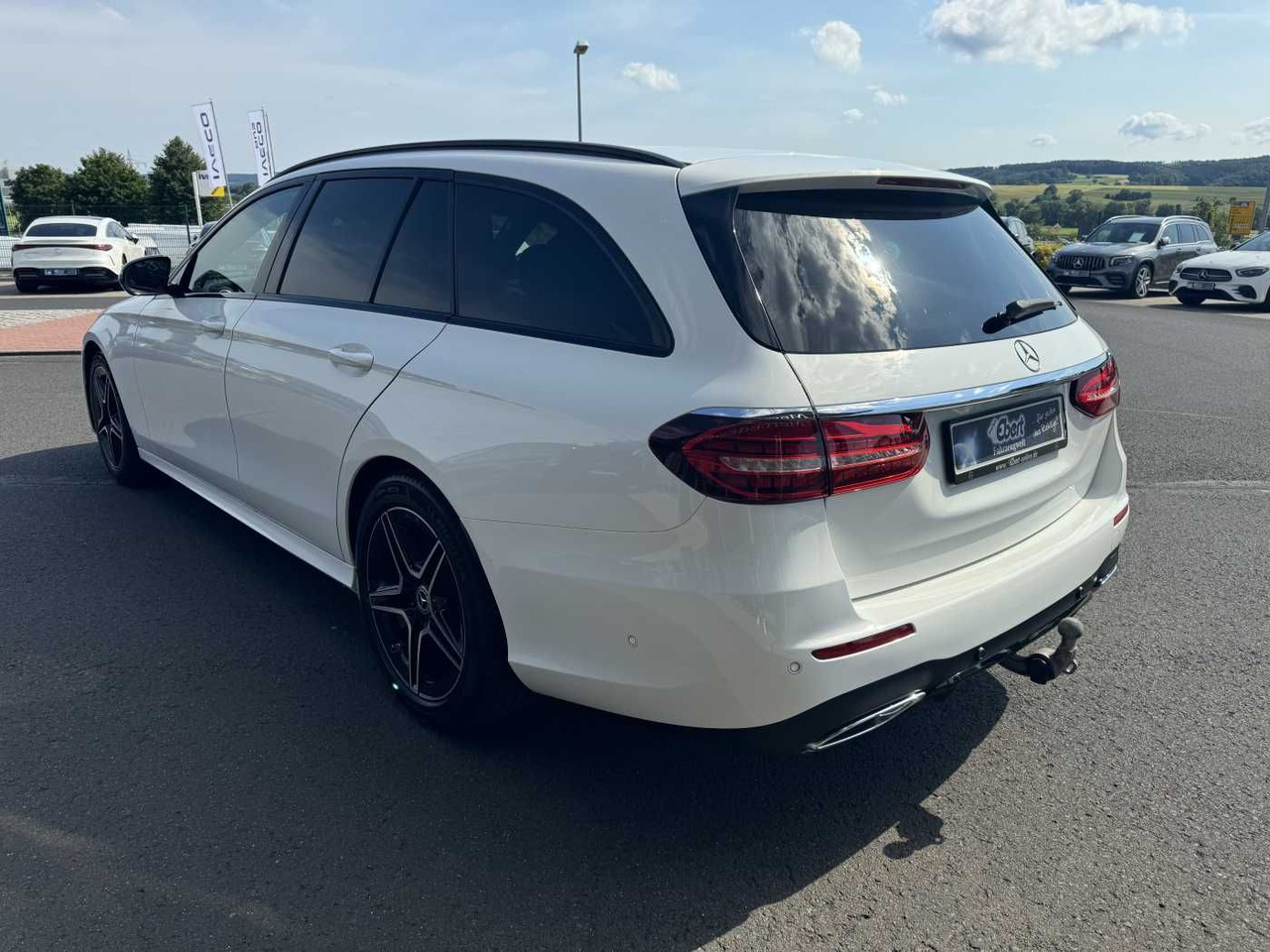 Mercedes-Benz E 220d T AMG+Pano+AHK+Night+TotW+ RKamera+Ambien - Automóvel: foto 3 Mercedes-Benz E 220d T AMG+Pano+AHK+Night+TotW+ RKamera+Ambien - Automóvel: foto 3